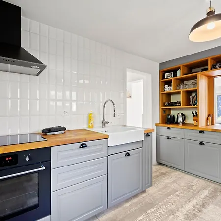 Sunny Design In With Spectacular View On Mount Titlis