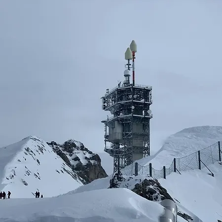 Sunny Design In With Spectacular View On Mount Titlis Шале *